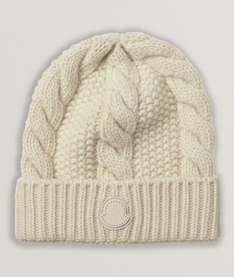 Tuque en tricot torsadé avec écusson de marque image 0